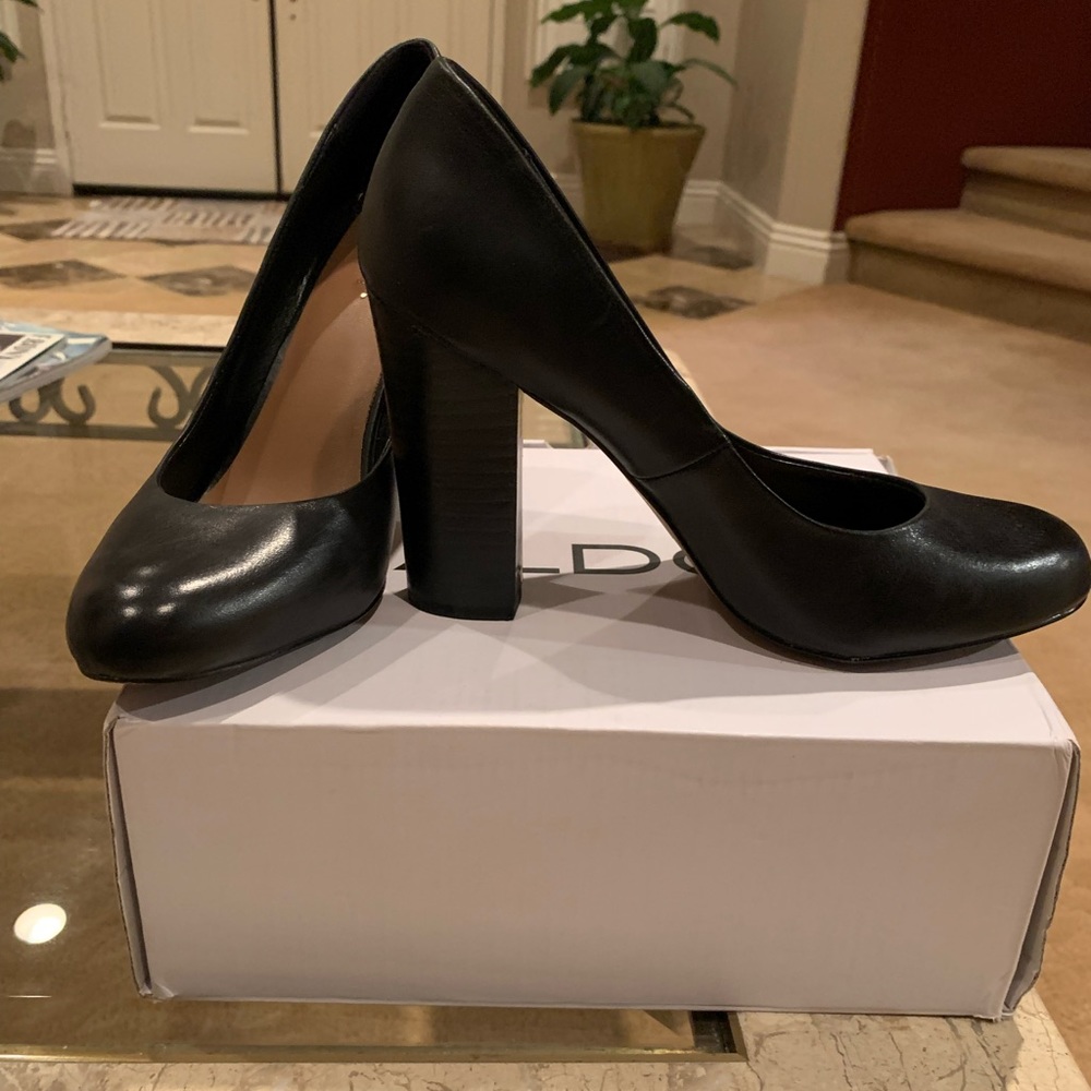 Aldo black leather heels, size 8 barely worn.